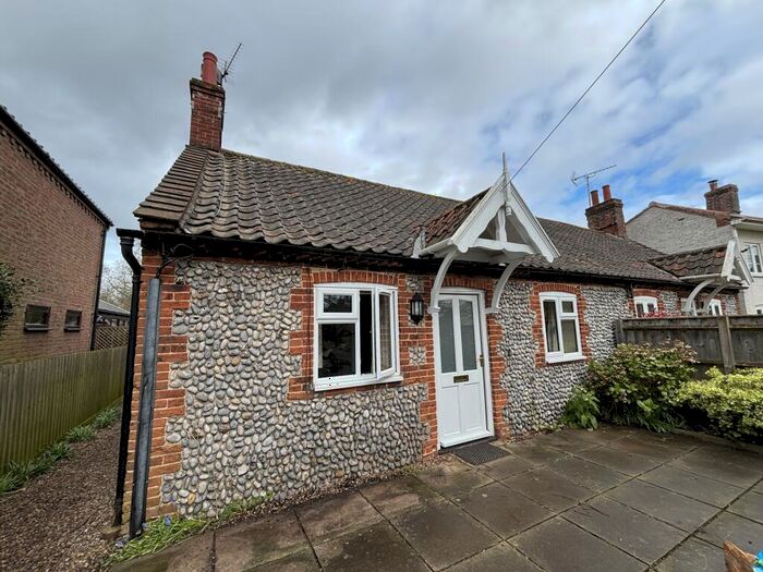 2 Bedroom Bungalow To Rent In The Green, Aldborough, Norwich, NR11