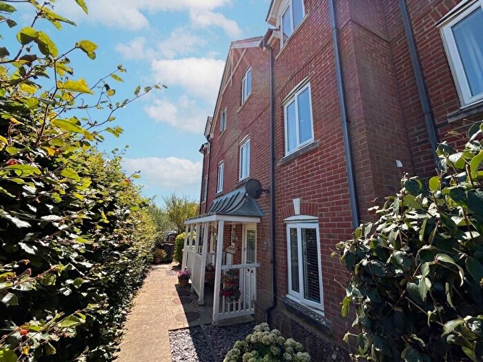 3 Bedroom Terraced House For Sale In Reeder Close, Fordingbridge, SP6