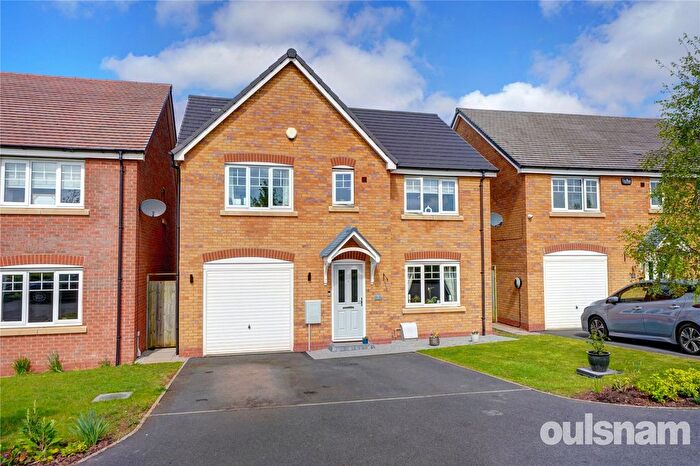 5 Bedroom Detached House For Sale In Hedgehog Walk, Droitwich, Worcestershire, WR9
