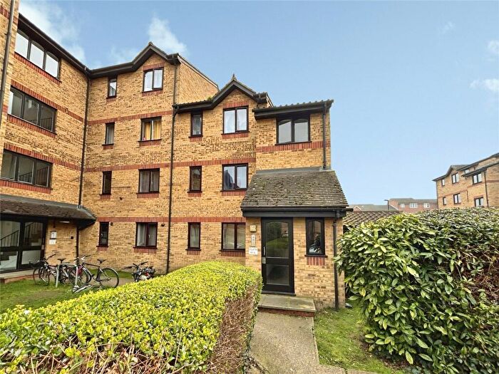 1 Bedroom Flat For Sale In Samuel Close, London, SE14