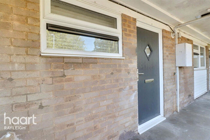 1 Bedroom Apartment To Rent In Great Knightleys, Basildon, SS15