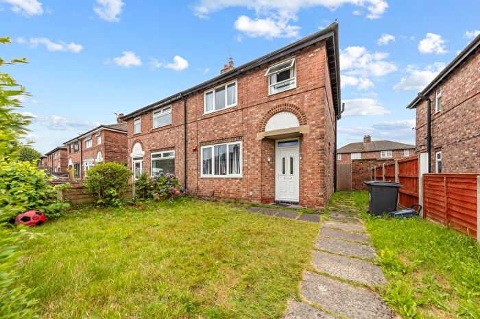 3 Bedroom Semi-Detached House For Sale In Rixton Avenue, Warrington, WA5