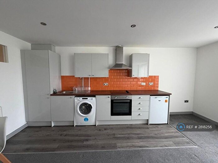 2 Bedroom Flat To Rent In Springfield House, Barnsley, S70