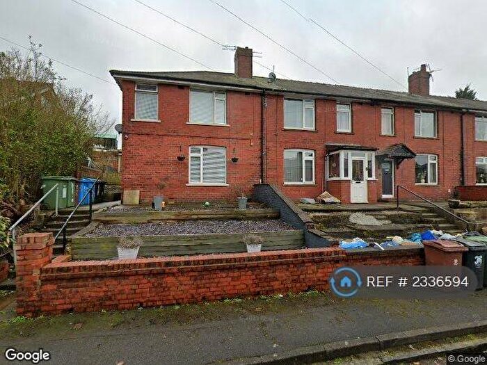 3 Bedroom Semi-Detached House To Rent In Sumner Street, Shaw, Oldham, OL2