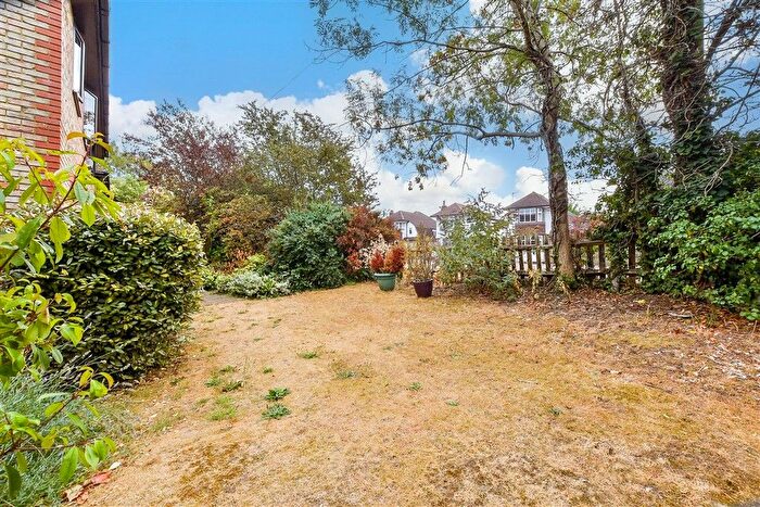 Studio For Sale In Deer Park Way, West Wickham, Kent, BR4