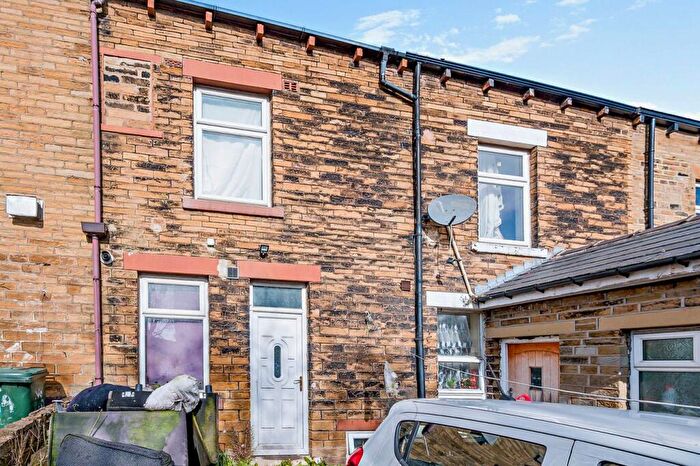 3 Bedroom Terraced House For Sale In Silverdale Road, Bradford, BD5