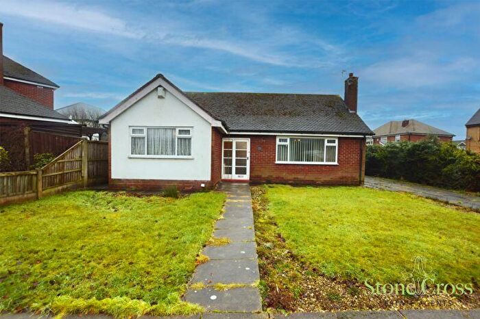 2 Bedroom Detached Bungalow For Sale In Headland Close, Lowton, Warrington, WA3