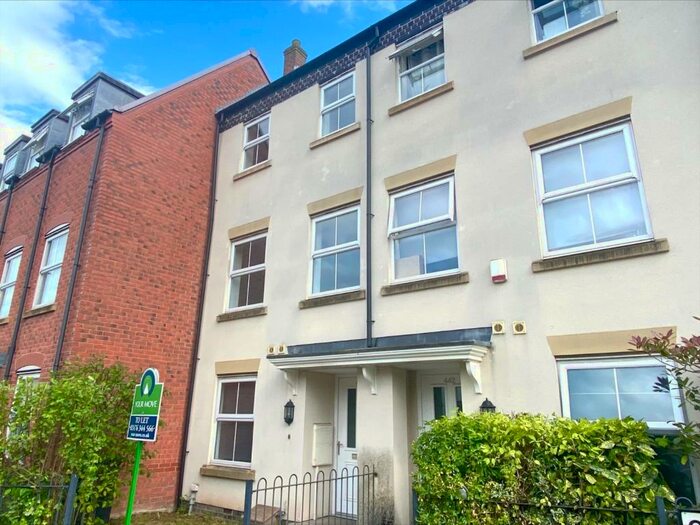 3 Bedroom Terraced House To Rent In Cedar Road, Nuneaton, Warwickshire, CV10