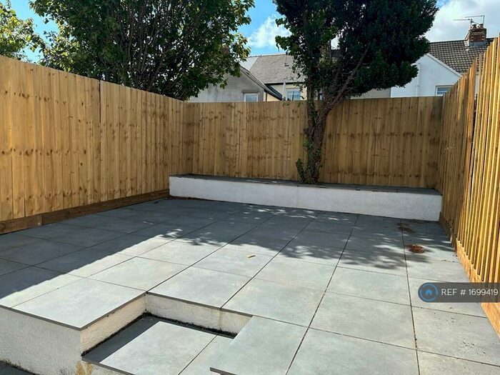 2 Bedroom Flat To Rent In Covney Street, Cardiff, CF24