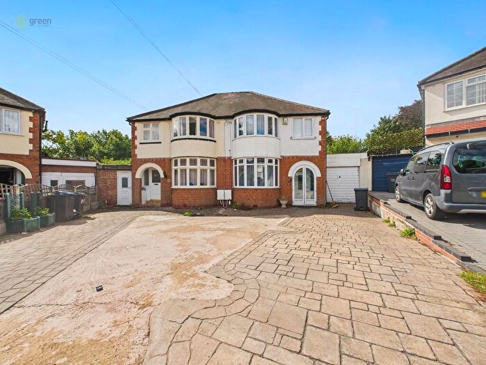 3 Bedroom Semi-Detached House For Sale In Dunvegan Road, Erdington, B24