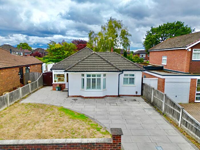 3 Bedroom Detached Bungalow For Sale In Stoneleigh Avenue, Sale, Trafford, M33
