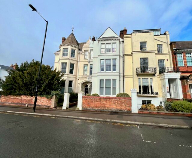 1 Bedroom Flat To Rent In Holly Walk, Leamington Spa, CV32