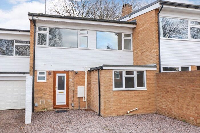 3 Bedroom Terraced House For Sale In Wells Close, Harpenden, AL5