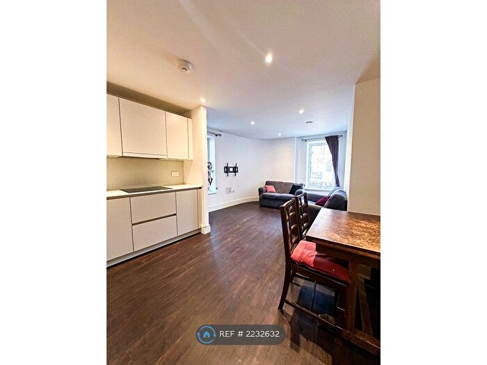 2 Bedroom Flat To Rent In Gaumont Place, London, SW2