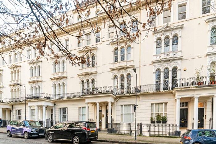 1 Bedroom Flat For Sale In Kensington Gardens Square, Westbourne, W2