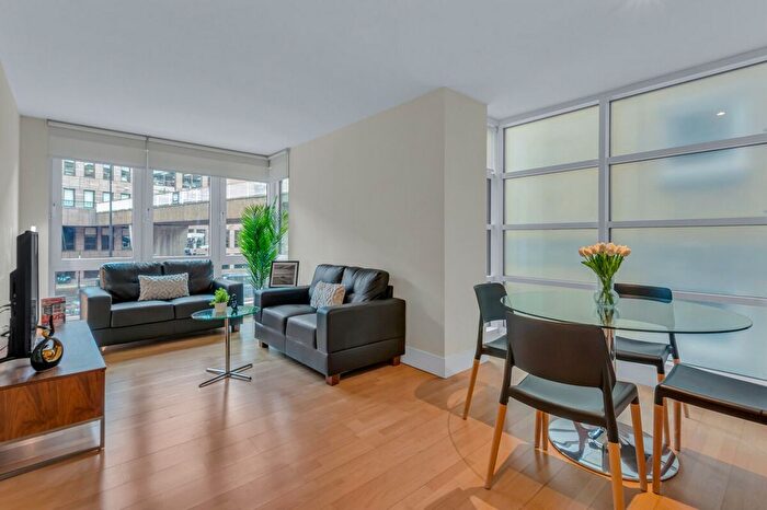 1 Bedroom Flat To Rent In City Of London, EC4V