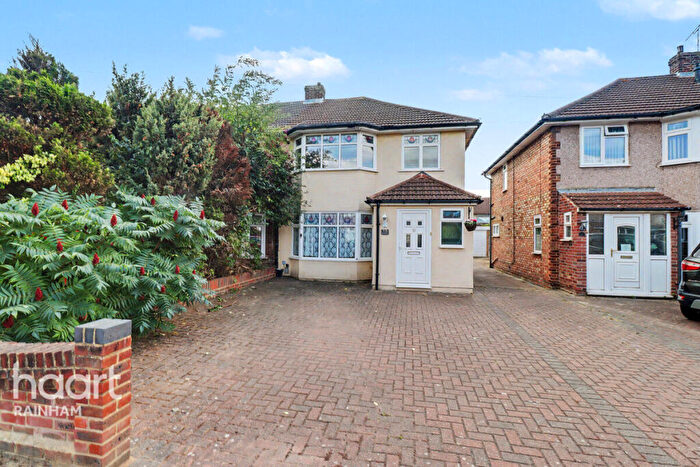 3 Bedroom Semi Detached House For Sale In Gray Gardens, Rainham, RM13