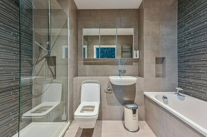 3 Bedroom Flat To Rent In Josephs Street, Battersea, London, SW8