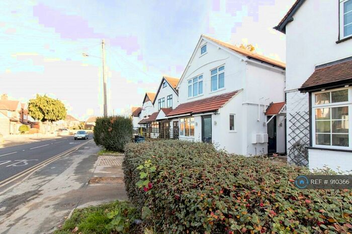 3 Bedroom Maisonette To Rent In Eastcote Road, Pinner, HA5