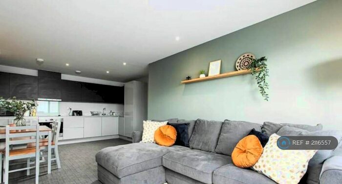 2 Bedroom Flat To Rent In Mill Street, Slough, SL3