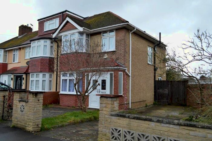 3 Bedroom Semi-Detached House To Rent In Park Road, Hounslow, TW3