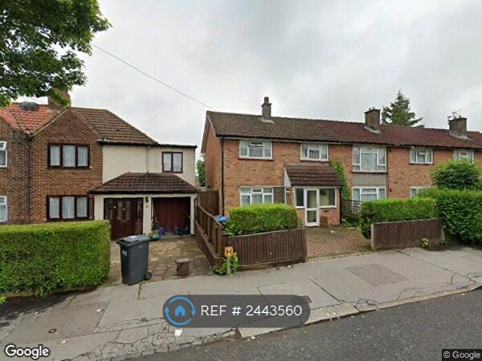 3 Bedroom Semi-Detached House To Rent In Gascoigne Road, New Addington, Croydon, CR0