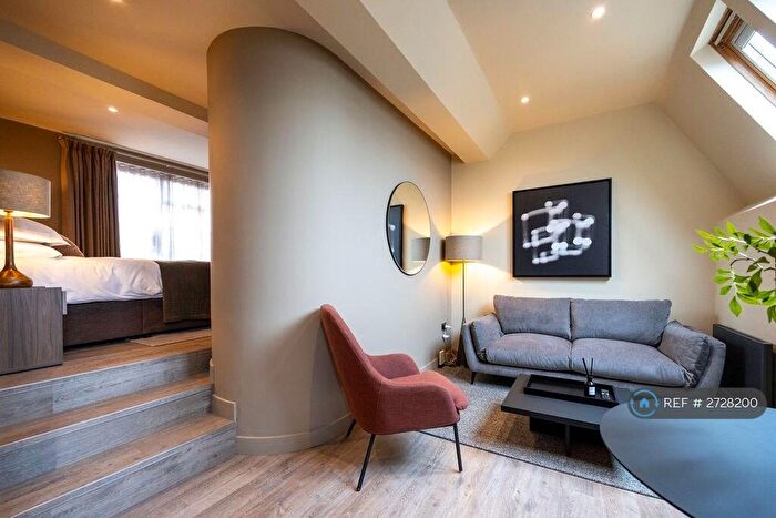 1 Bedroom Flat To Rent In The Headrow, Leeds, LS1