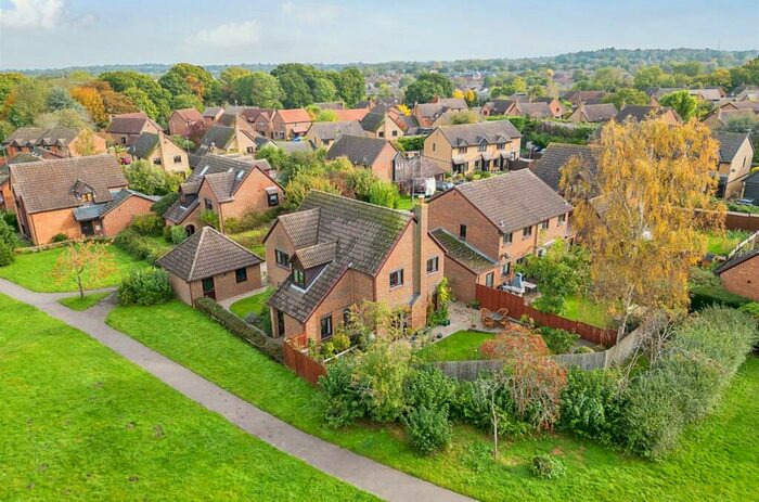 4 Bedroom Detached House To Rent In All Saints Close, Wokingham, Berkshire, RG40