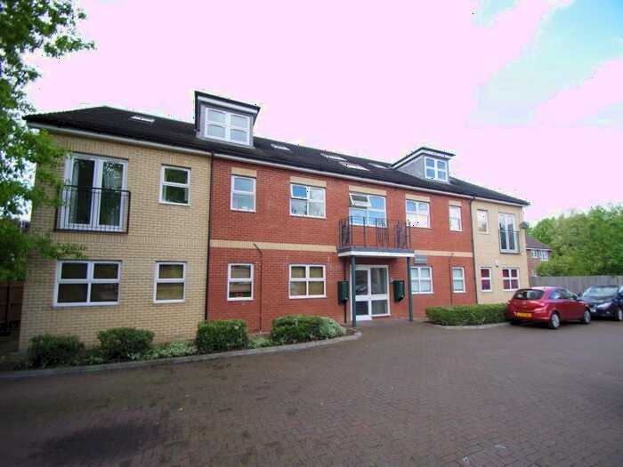 2 Bedroom Flat To Rent In Woodview Court, Grandfield Avenue, Watford, WD17