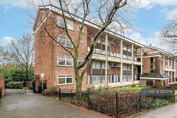3 Bedroom Flat To Rent In Berkshire House, London, SE6