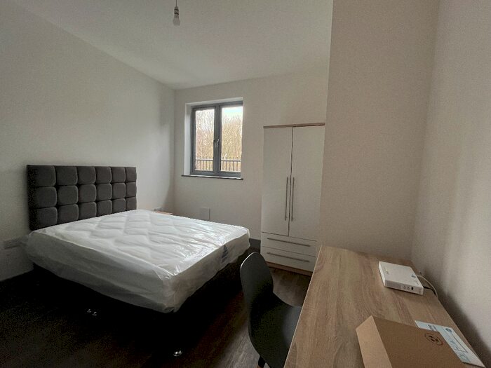 4 Bedroom Flat To Rent In Flat, Old Chester Road, Birkenhead, Wirral, Merseyside, CH42