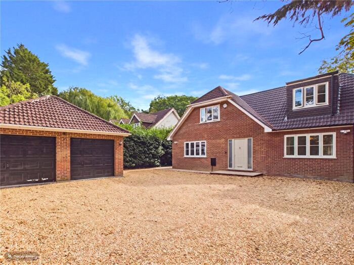 5 Bedroom Detached House To Rent In Sandford Lane, Hurst, Reading, Berkshire, RG10
