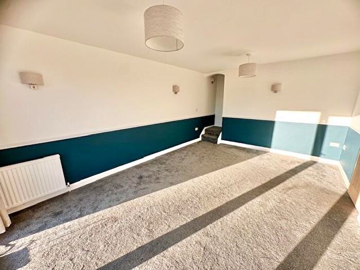 4 Bedroom Detached House For Sale In Springwood Drive, HX3