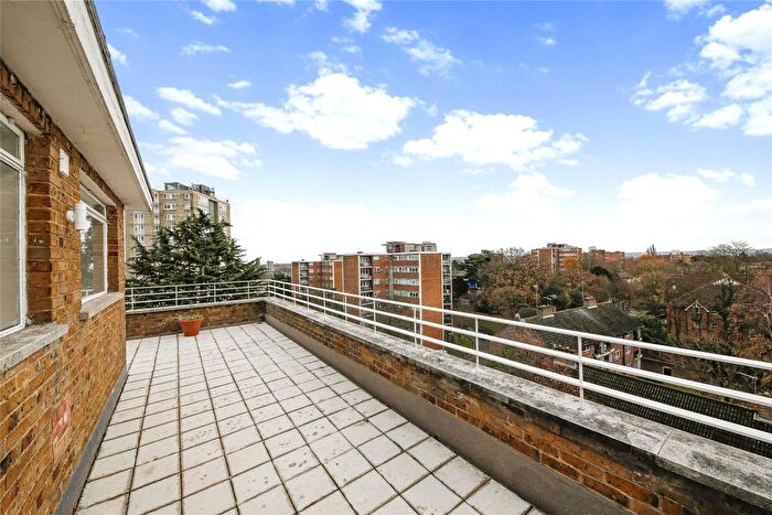 2 Bedroom Flat To Rent In Balham High Road, London, SW17