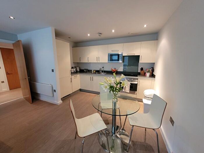 2 Bedroom Apartment To Rent In Apt . :: Flint Glass Wharf, M4