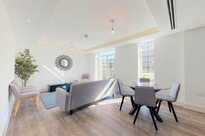 2 Bedroom Flat To Rent In Hampstead Reach, Chandos Way, London, NW11
