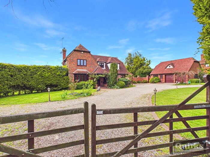 4 Bedroom Detached House For Sale In Castledon Road, Wickford, SS12