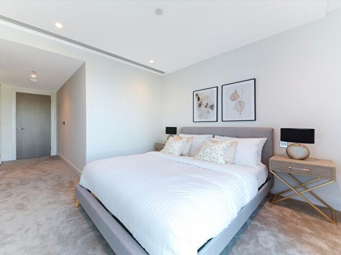 2 Bedroom Flat To Rent In The Dumont, London, SE1