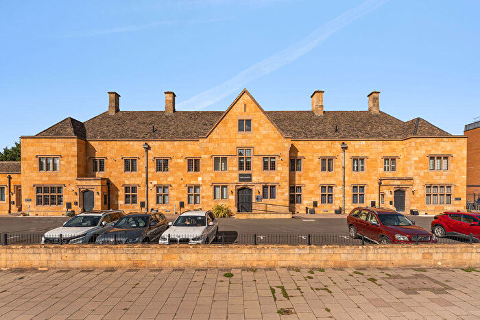 2 Bedroom Apartment For Sale In Warwick Road, Banbury, OX16