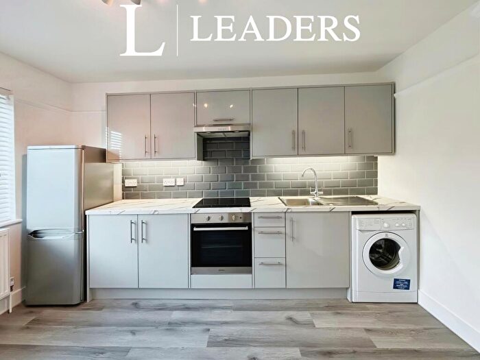 1 Bedroom Flat To Rent In Ware Road, Hoddesdon, EN11