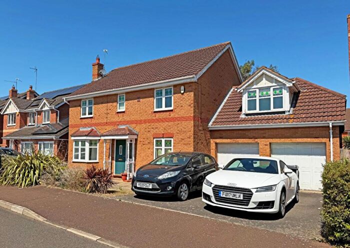 5 Bedroom Detached House For Sale In Stevenson Close, Yaxley, Peterborough, PE7