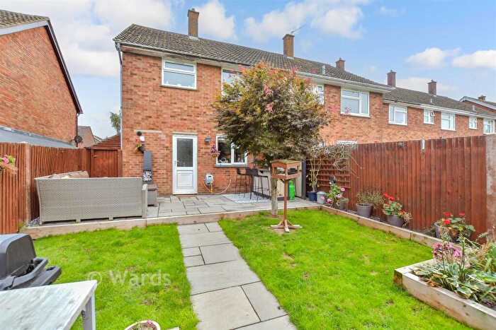 3 Bedroom End Of Terrace House For Sale In Orchard Drive, Newington, Sittingbourne, Kent, ME9
