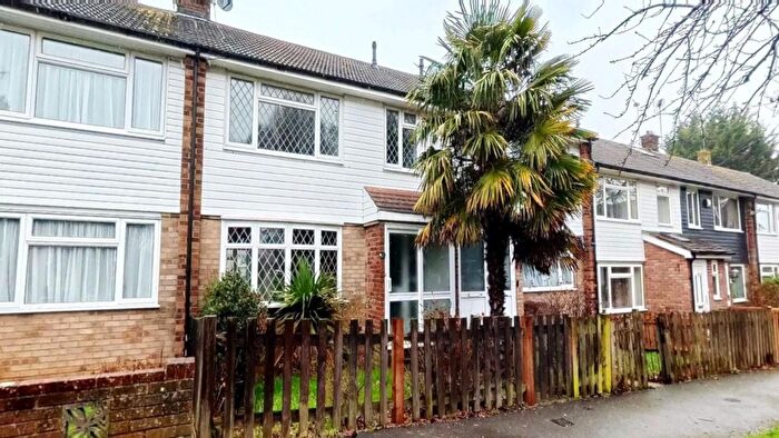 3 Bedroom Terraced House For Sale In Kenilworth Gardens, Gillingham, ME8