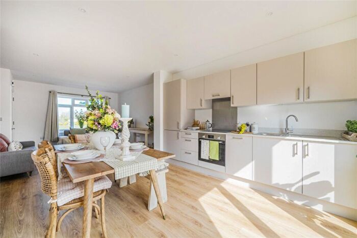 3 Bedroom End Of Terrace House For Sale In Guildford Road, Runfold, Farnham, Surrey, GU10