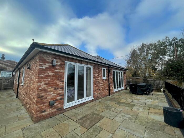 3 Bedroom Detached Bungalow To Rent In School House Lane, Horsmonden, Tonbridge, TN12