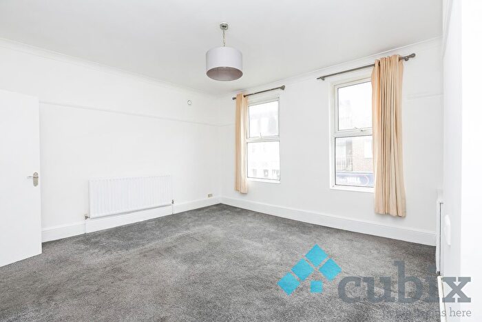 1 Bedroom Flat To Rent In High Street, Epsom, KT17