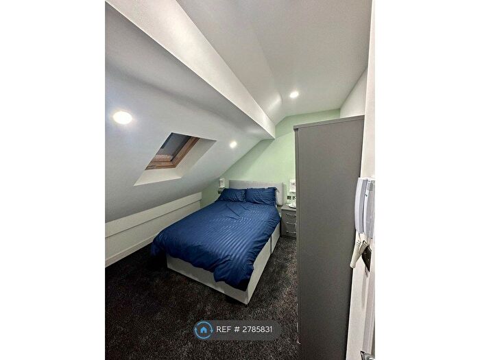 6 Bedroom Terraced House To Rent In Spring Road, Walsall, WS4