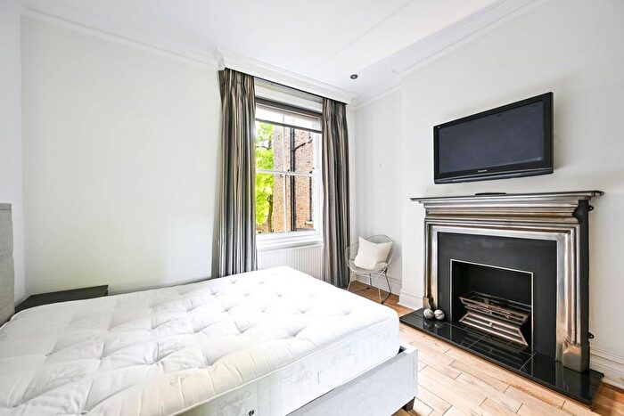 2 Bedroom Flat For Sale In Wymering Road, Maida Vale, London, W9