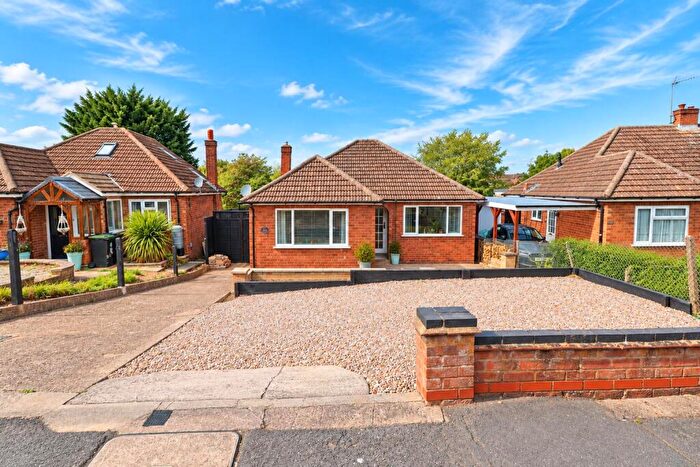 2 Bedroom Detached Bungalow For Sale In Hall Avenue, Rushden Northamptonshire, NN10