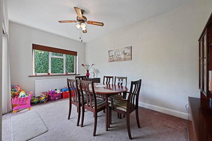 5 Bedroom Detached House For Sale In High Road, Harrow Weald, Harrow, HA3